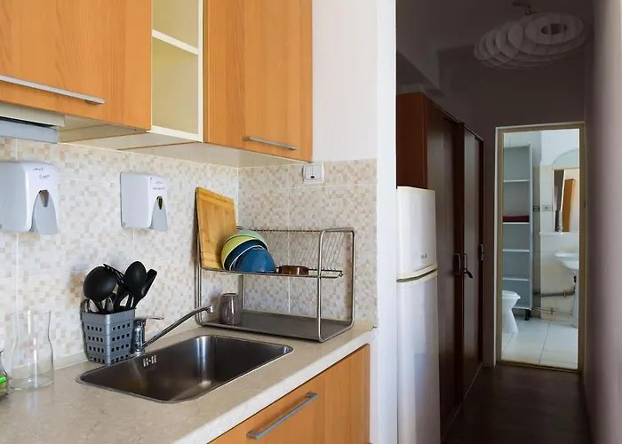 Center 1 Bedroom