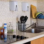 Lejlighed Sunny 1Br Near Obor With Garden Patio And Workspace