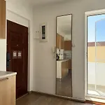 Sunny 1br Near Obor With Garden Patio And Workspace Bucharest