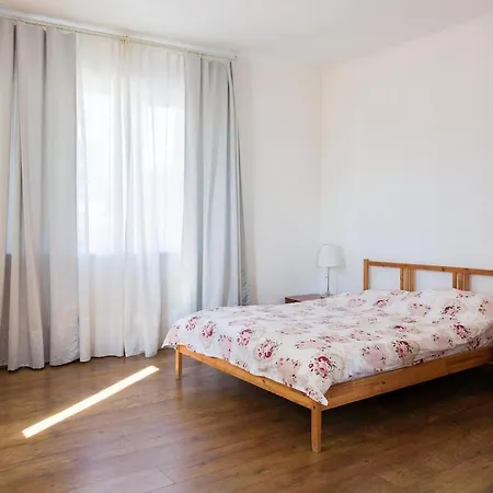Sunny 1Br Near Obor With Garden Patio And Workspace *