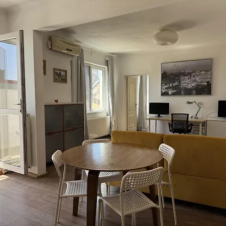 Apartment Sunny 1br Near Obor With Garden Patio And Workspace Bucharest
