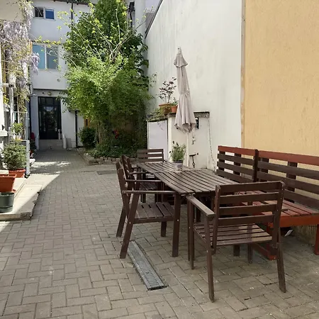Sunny 1br Near Obor With Garden Patio And Workspace * Bucharest