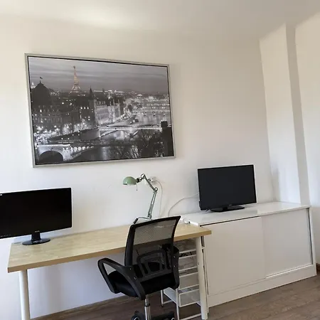 Sunny 1-bedroom Near Obor With Garden Patio And Workspace Apartment