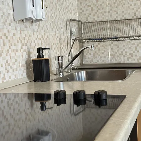 Apartment Sunny 1-bedroom Near Obor With Garden Patio And Workspace *