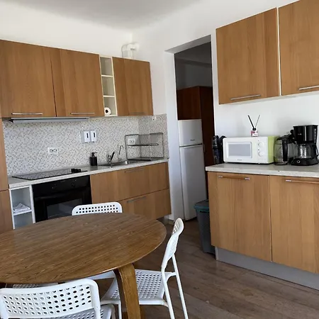 Sunny 1-bedroom Near Obor With Garden Patio And Workspace * Bucharest