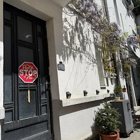 Sunny 1-bedroom Near Obor With Garden Patio And Workspace Apartment *
