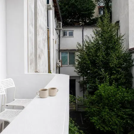 Apartamento Sunny 1-bedroom Near Obor With Garden Patio And Workspace Bucarest