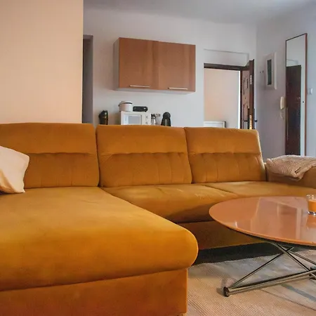 Apartamento Sunny 1-bedroom Near Obor With Garden Patio And Workspace Bucarest