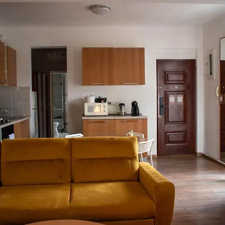 Sunny 1-bedroom Near Obor With Garden Patio And Workspace