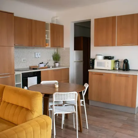 Apartamento Sunny 1-bedroom Near Obor With Garden Patio And Workspace Bucarest