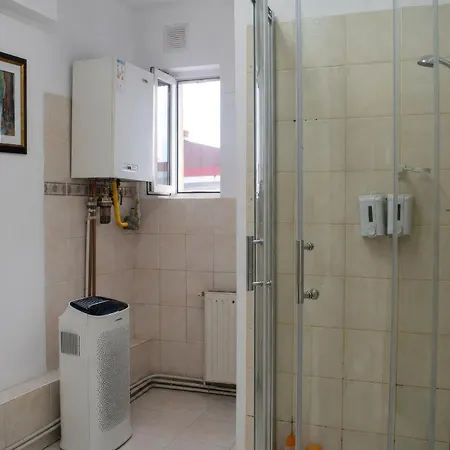 Sunny 1-bedroom Near Obor With Garden Patio And Workspace *
