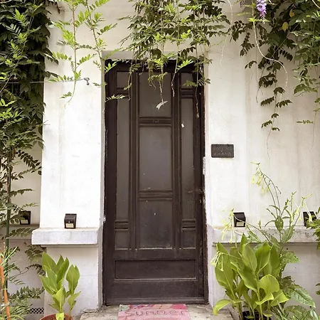 Sunny 1-bedroom Near Obor With Garden Patio And Workspace Apartamento *