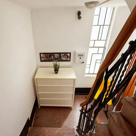 Sunny 1-bedroom Near Obor With Garden Patio And Workspace Bucarest